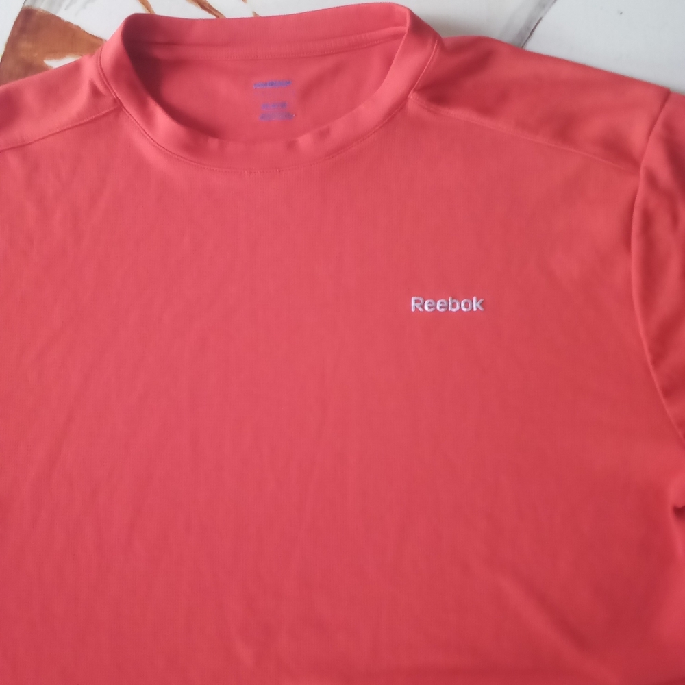 Reebok athletic Tee